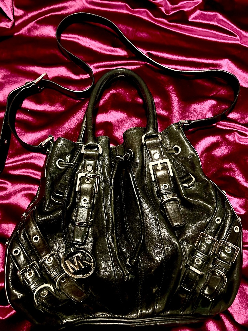 Michael Kors Milo Black Distressed Leather Bucket Bag Satchel Vintage Y2K - Picture 8 of 8
